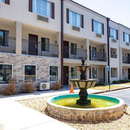 فندق Baymont By Wyndham College Park Atlanta Airport South المظهر الخارجي الصورة