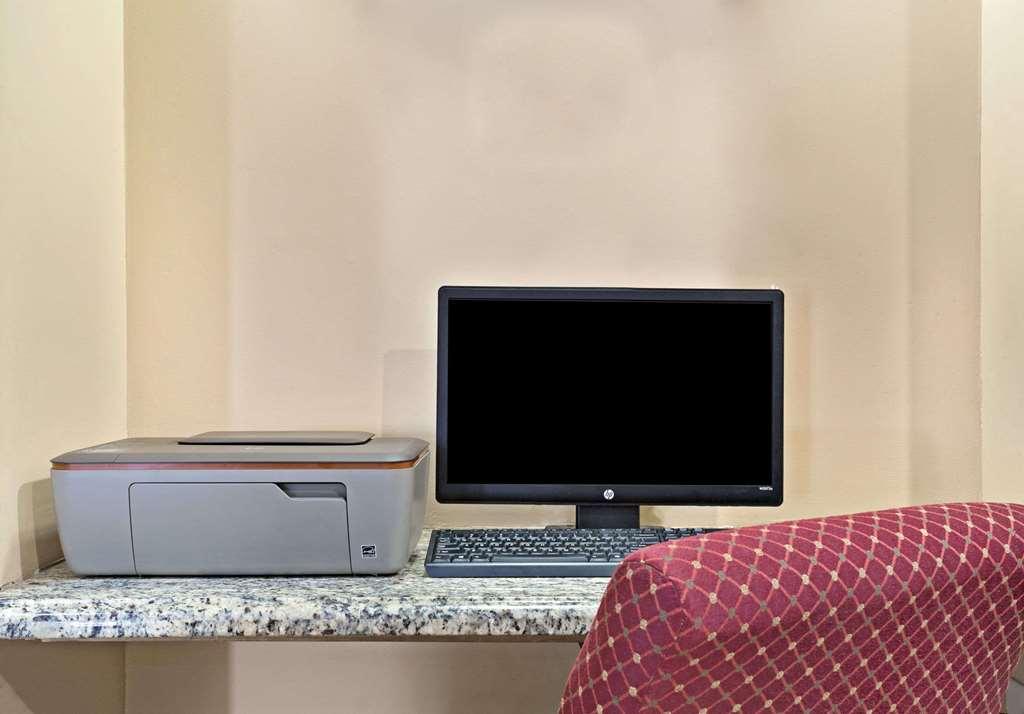 فندق Baymont By Wyndham College Park Atlanta Airport South المظهر الخارجي الصورة