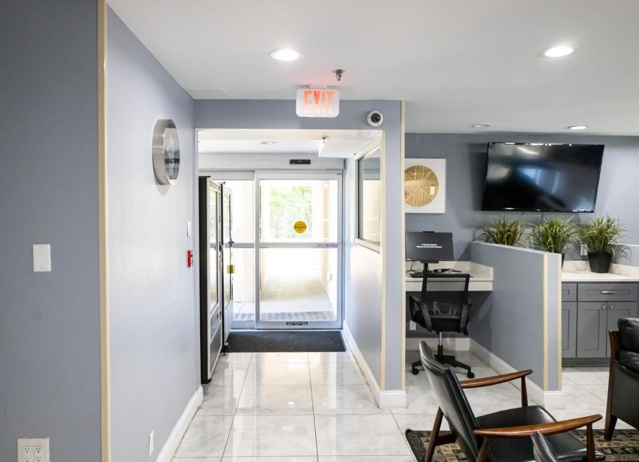 فندق Baymont By Wyndham College Park Atlanta Airport South المظهر الخارجي الصورة