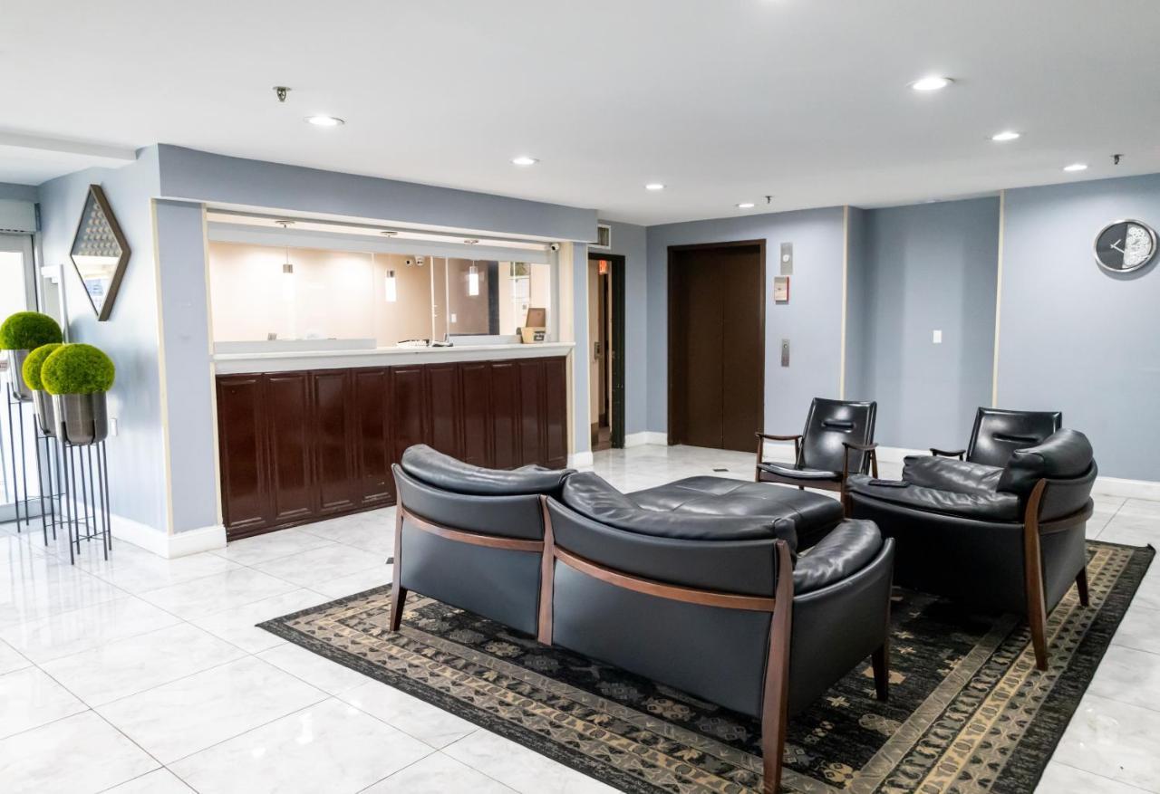 فندق Baymont By Wyndham College Park Atlanta Airport South المظهر الخارجي الصورة