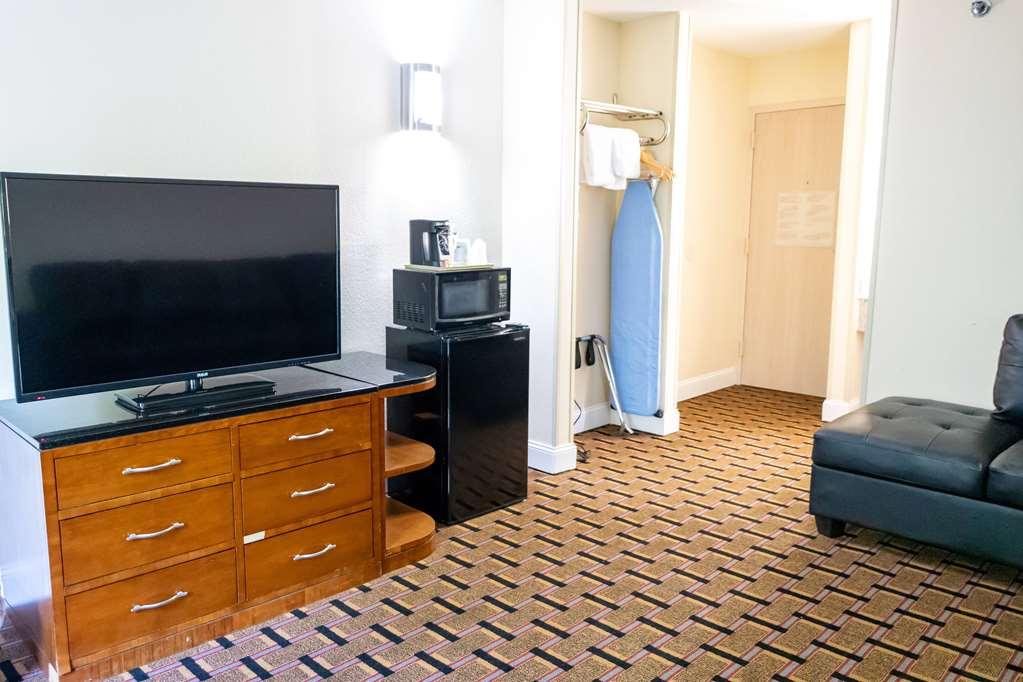 فندق Baymont By Wyndham College Park Atlanta Airport South الغرفة الصورة