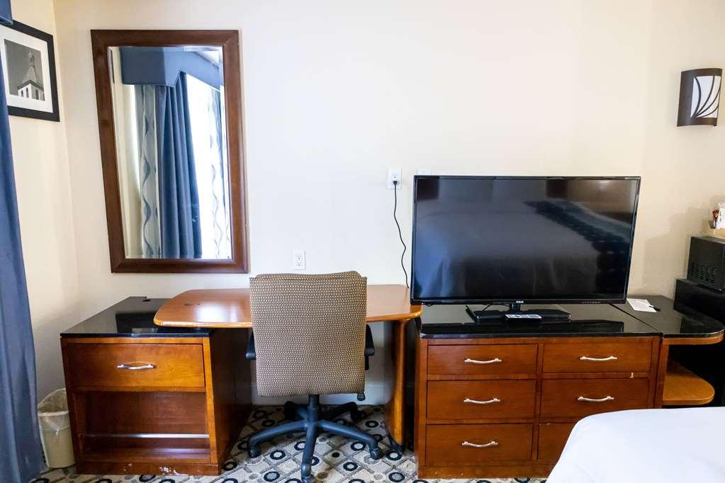 فندق Baymont By Wyndham College Park Atlanta Airport South الغرفة الصورة
