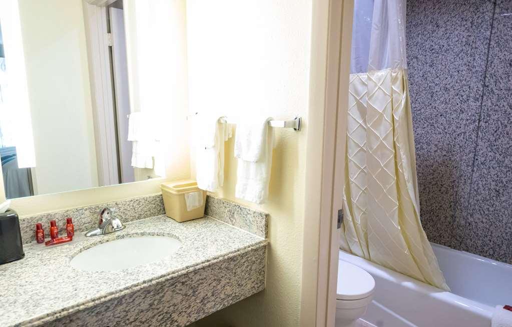 فندق Baymont By Wyndham College Park Atlanta Airport South الغرفة الصورة