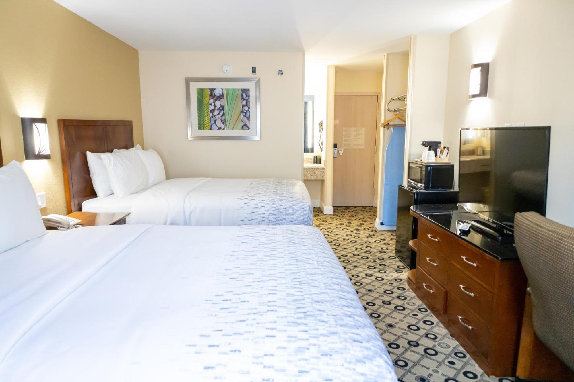 فندق Baymont By Wyndham College Park Atlanta Airport South المظهر الخارجي الصورة